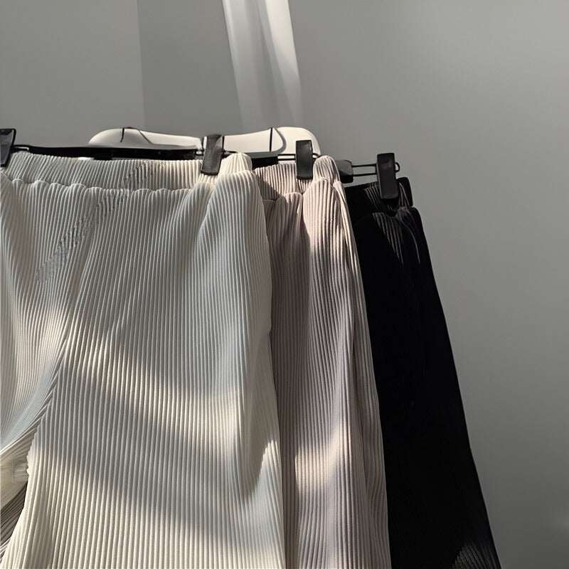 Ribbed Pleated Trousers