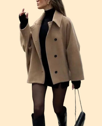 Chic, elegant women's coat with a short, fitted fit